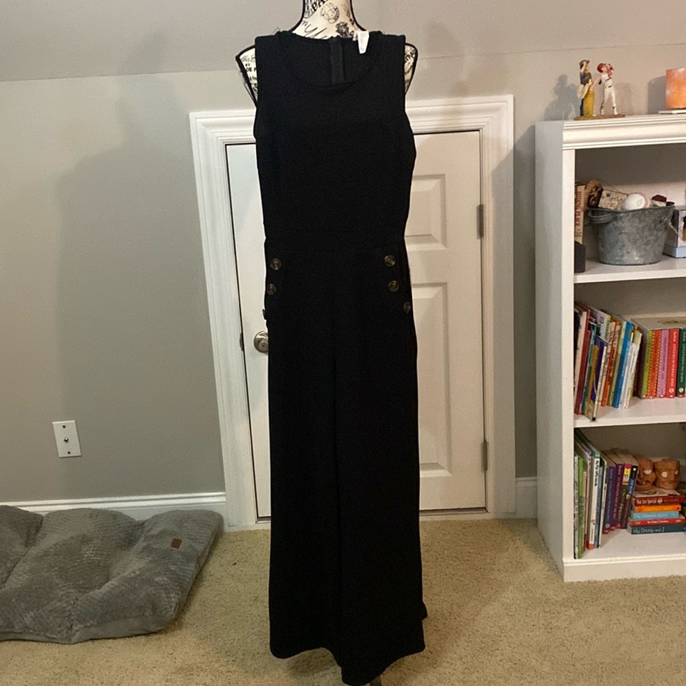 Caution to the Wind black sleeves less jumpsuit. Stretchy lightweight material